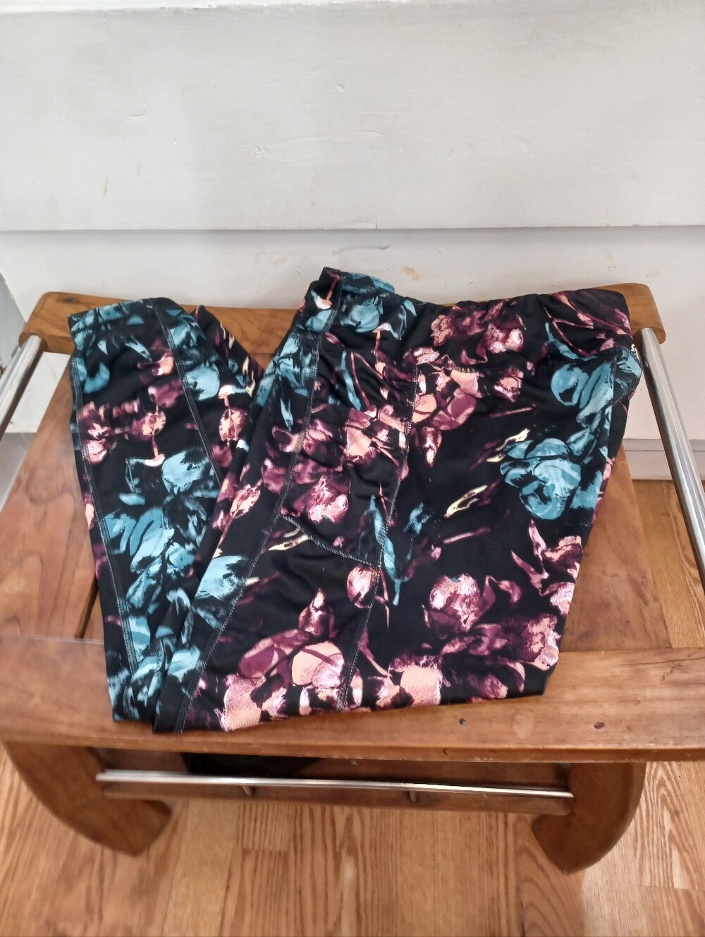 Pro Player Ankle Floral Print Leggings in Black with Teal & Pink Accents